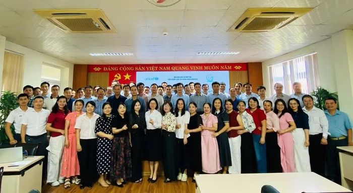 Chương trình tập huấn về giáo dục năng lượng sạch và năng lượng tái tạo cho cán bộ quản lý, giáo viên các trường THPT và trung tâm giáo dục nghề nghiệp - giáo dục thường xuyên diễn ra thành công tốt đẹp.