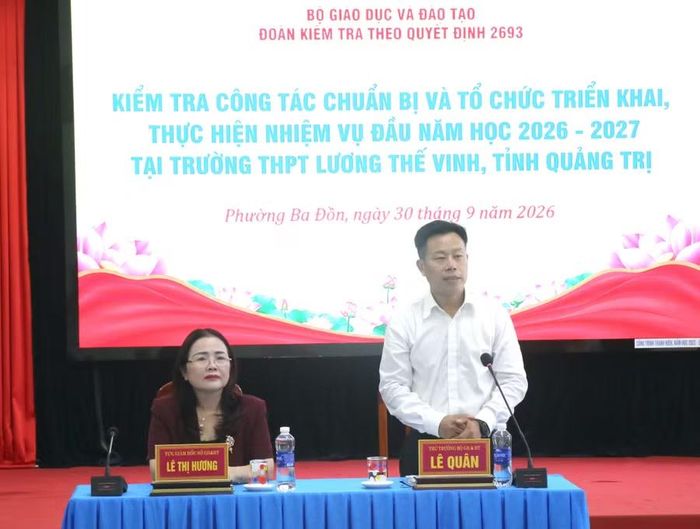 Thứ trưởng Lê Quân làm việc với các cơ sở giáo dục.