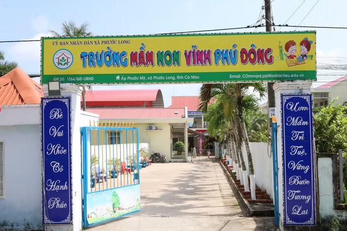 Cổng trường Mầm non Vĩnh Phú Đông.