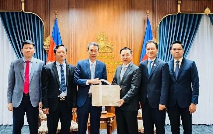 Tổng Lãnh sự Nguyễn Trung Hiếu bày tỏ mong muốn tiếp tục nhận được sự quan tâm, hỗ trợ tích cực của Bộ Ngoại giao và Hợp tác quốc tế. (Nguồn: TLSQ)