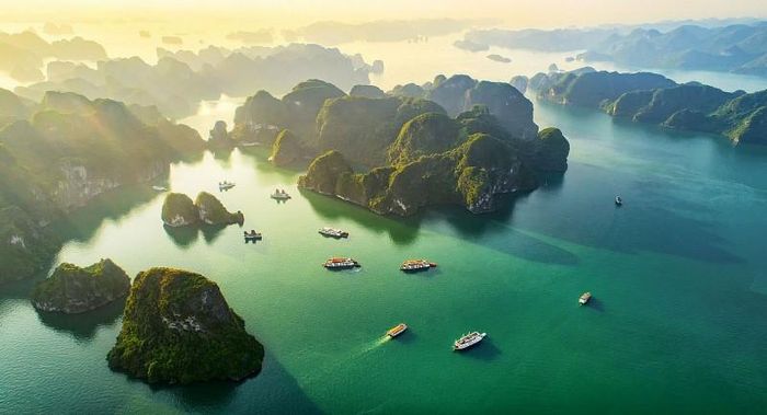 Quảng Ninh đang ngày càng trở thành điểm đến hấp dẫn với du khách quốc tế. (Ảnh: Vietnam Tourism)