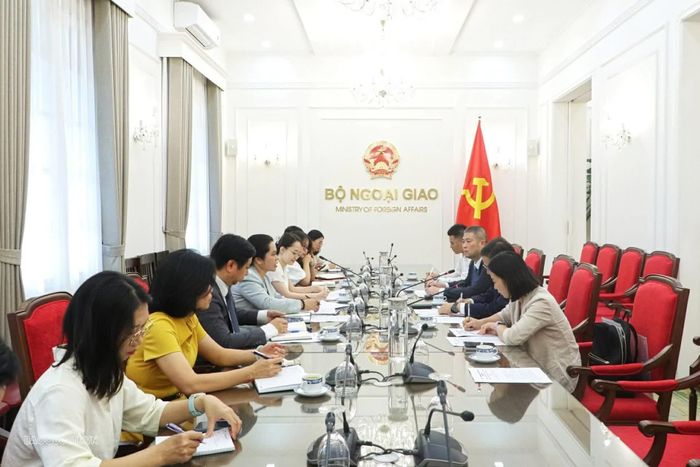 Toàn cảnh buổi làm việc. (Ảnh: Nguyễn Nhuận)