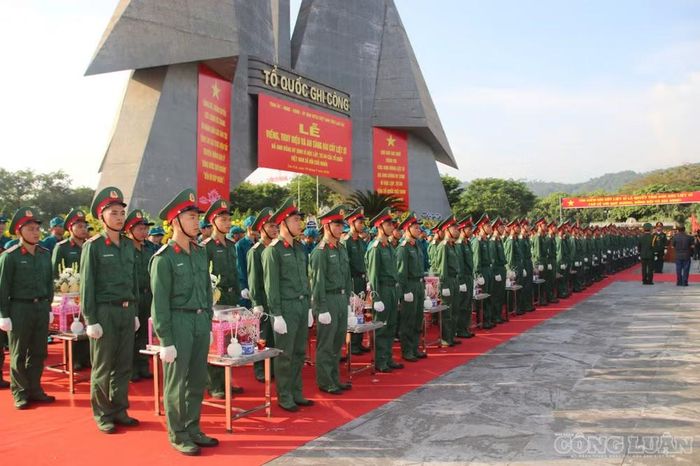 Nghi lễ được diễn ra trong không khí trang nghiêm, thành kính. Ảnh: Đức Toàn