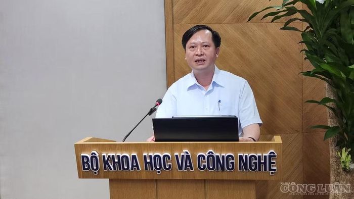 Ông Nguyễn Mai Dương, Cục trưởng Cục Đổi mới sáng tạo phát biểu tại họp báo - Ảnh: Phùng Thọ.