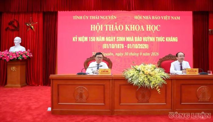 Ông Lê Quốc Minh, Ủy viên Trung ương Đảng, Tổng Biên tập Báo Nhân Dân, Phó Trưởng ban Tuyên giáo Trung ương, Chủ tịch Hội Nhà báo Việt Nam và ông Nguyễn Đăng Bình, Phó Bí thư Thường trực Tỉnh ủy, Trưởng Đoàn ĐBQH tỉnh chủ trì hội thảo.