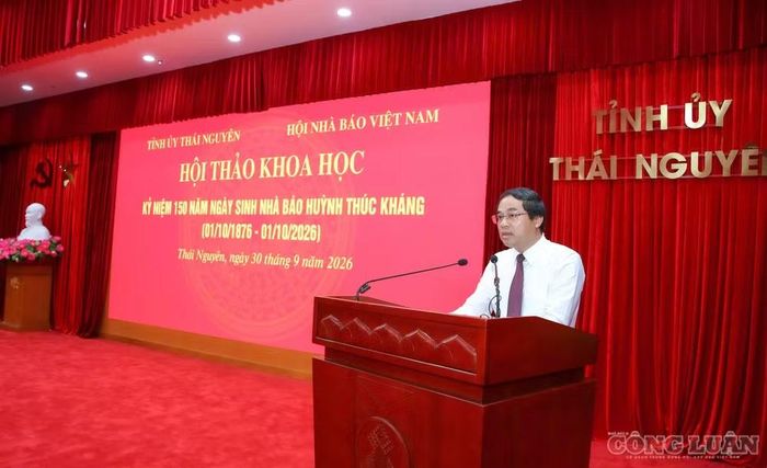 Ông Trịnh Xuân Trường, Ủy viên Trung ương Đảng, Bí thư Tỉnh ủy Thái Nguyên phát biểu khai mạc hội thảo.