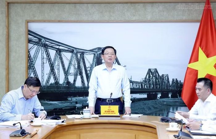 Phó Thủ tướng đề nghị Bộ NN&MT tiếp tục lấy ý kiến thành viên, rà soát, hoàn thiện về nội dung các dự án luật bảo đảm chặt chẽ trước khi trình Ủy ban Thường vụ Quốc hội và Quốc hội. Ảnh: CP