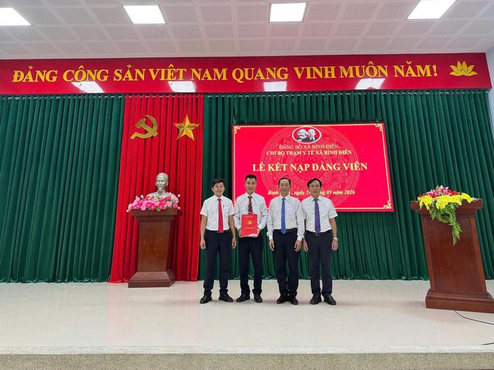 Trong 8 tháng đầu năm 2026, Đảng bộ xã Bình Điền đã kết nạp 33 Đảng viên, đạt 165% chỉ tiêu đề ra cho cả năm, nâng tổng số Đảng viên trong toàn Đảng bộ lên 715 Đảng viên 