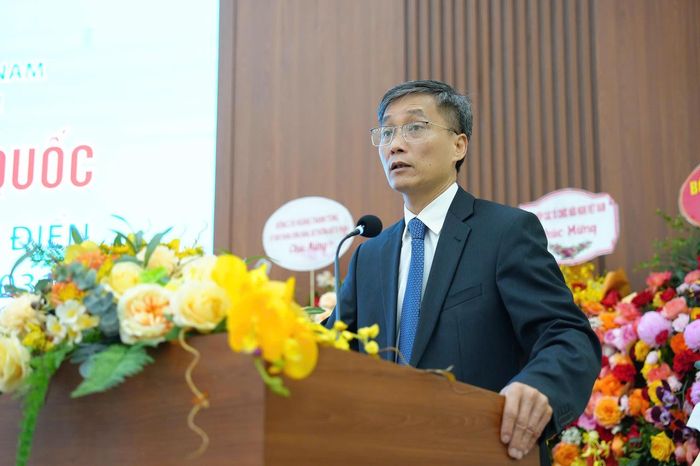 Chủ tịch Hội Hữu nghị Việt Nam - Thụy Điển nhiệm kỳ 2018-2026 Nguyễn Khánh Ngọc phát biểu khai mạc.