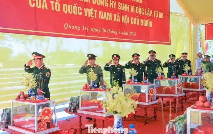 30 hài cốt liệt sĩ được các đơn vị Bộ Chỉ huy Quân sự tỉnh Quảng Trị tìm kiếm, quy tập trong quá trình thực hiện chiến dịch 500 ngày đêm.