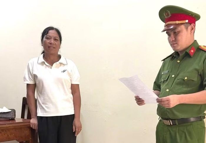 Cơ quan Cảnh sát điều tra công bố quyết định tố tụng đối với bị can Trần Thị Minh Luyện. Ảnh: CAT