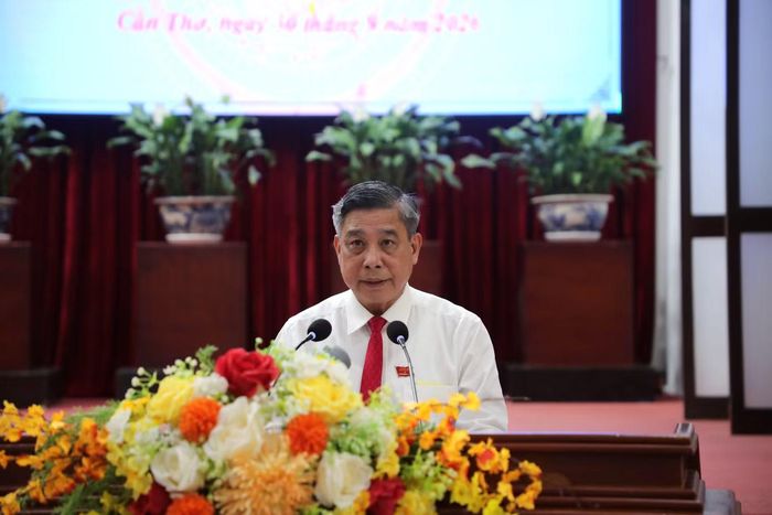 Ông Đồng Văn Thanh - Chủ tịch HĐND TP. Cần Thơ lưu ý về tiến độ các dự án đầu tư công trên địa bàn.