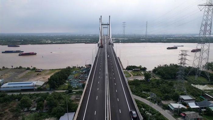  Hơn 12 năm kể từ khi triển khai, hiện cầu Phước Khánh đang hoàn tất những hạng mục nhỏ, kết nối TPHCM với TP. Đồng Nai và thông toàn tuyến cao tốc Bến Lức - Long Thành. 