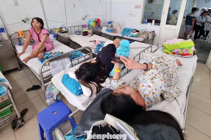 Theo Trung tâm Kiểm soát bệnh tật Đà Nẵng, trong tuần thứ 39 (từ ngày 21- 27/9), toàn thành phố ghi nhận 348 ca sốt xuất huyết. Cộng dồn từ đầu năm đến nay đã có 3.935 ca mắc, tăng 2,3 lần cùng kỳ năm ngoái.