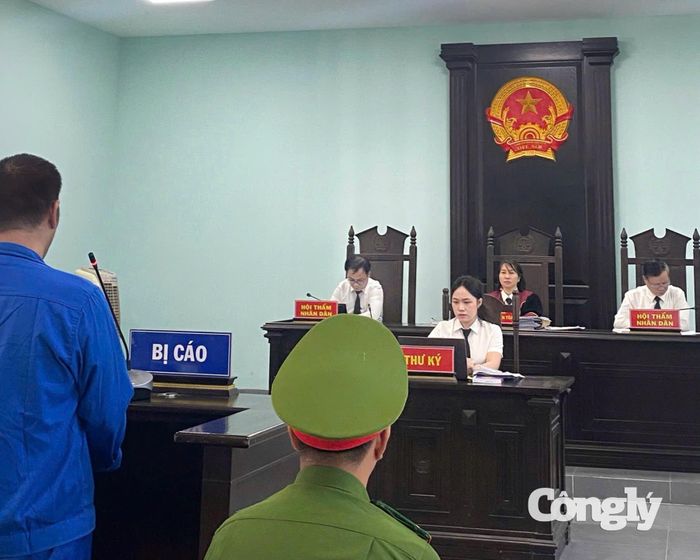Toàn cảnh phiên tòa.