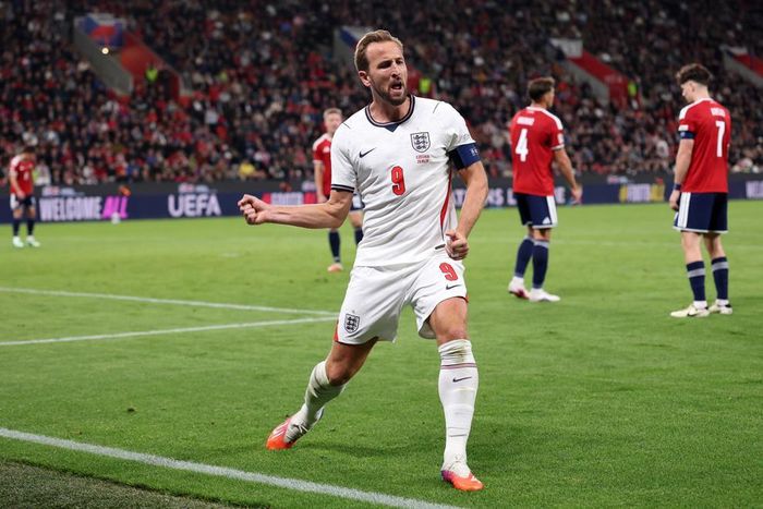 Màn ăn mừng quen thuộc của Harry Kane