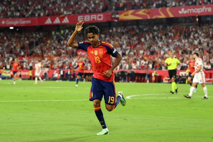 Tiền đạo 19 tuổi ghi bàn sớm trong 2 trận liền ở Nations League
