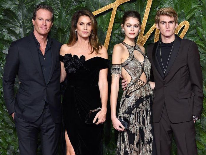 Presley Gerber cùng bố mẹ và em gái. Ảnh: PEOPLE