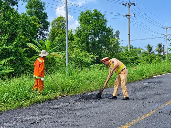 Việc sửa chữa được triển khai trong bối cảnh tuyến Xuyên Á thời gian qua xuất hiện nhiều vị trí xuống cấp. Ảnh: Ký Long