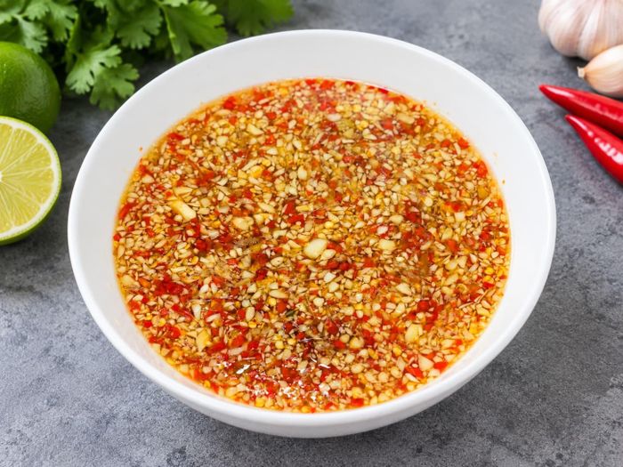 Thành phẩm nước mắm trộn gỏi đậm đà, trộn món nào cũng ngon. Ảnh: AI