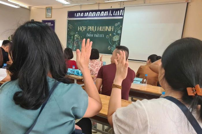 Từ ngày 15/11, ban đại diện cha mẹ học sinh không được thu tiền quỹ đóng góp. Ảnh minh họa