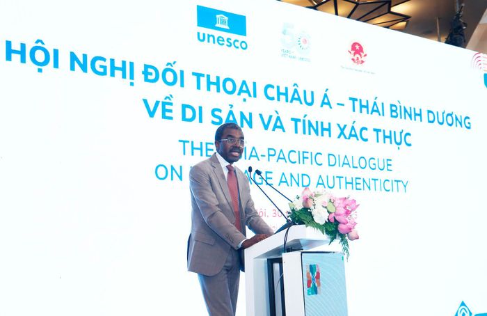 Giám đốc Trung tâm Di sản Thế giới UNESCO Lazare Eloundou Assomo.