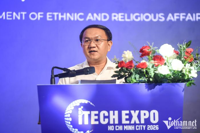 Ông Lâm Đình Thắng, Giám đốc Sở Dân tộc và Tôn giáo TPHCM phát biểu khai mạc hội thảo.