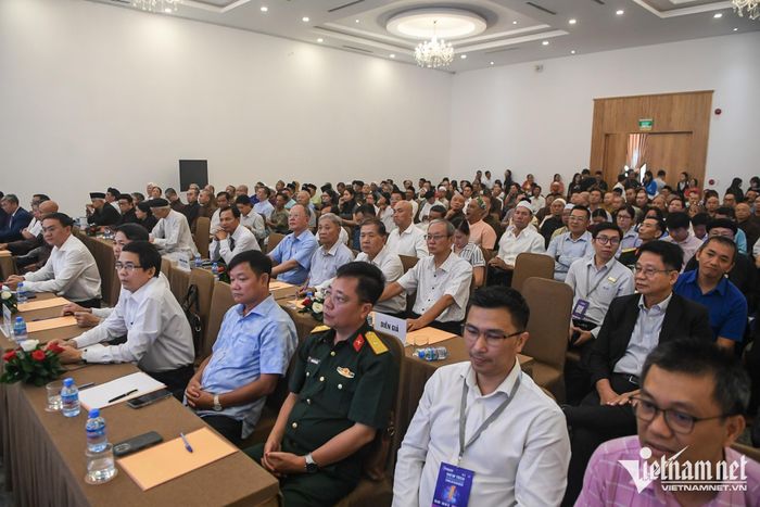 Các đại biểu và đại diện các tổ chức tôn giáo, tín ngưỡng tham dự hội thảo.