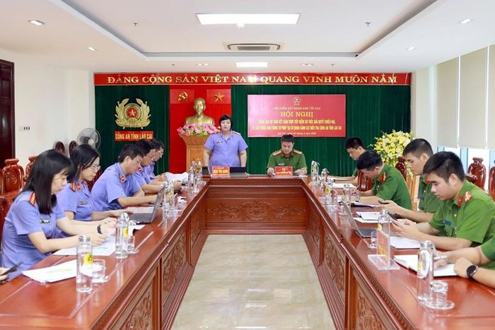  Đồng chí Mai Thị Nam, Vụ trưởng Vụ 12, Trưởng Đoàn phát biểu.