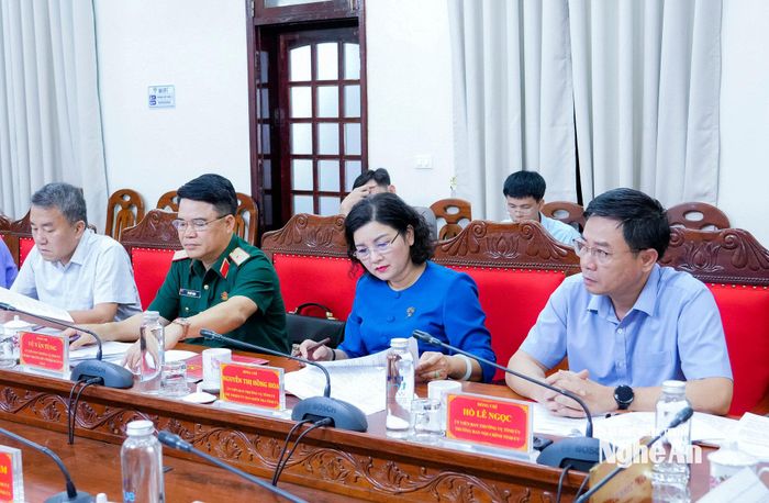 Các đồng chí lãnh đạo, thành viên Ban Chỉ đạo dự phiên họp. Ảnh: Phạm Bằng