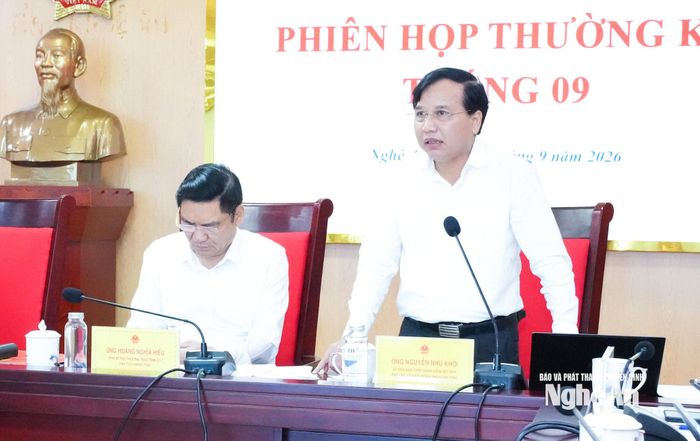 Phó Chủ tịch HĐND tỉnh Nguyễn Như Khôi tham gia ý kiến về quy trình đánh giá, xếp loại Tổ đại biểu và đại biểu HĐND tỉnh. Ảnh: Mai Hoa