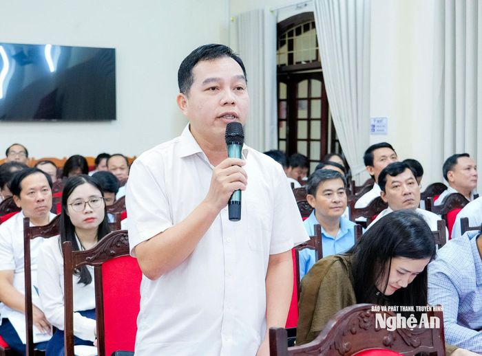 Đồng chí Lê Quang Huy - Chủ tịch UBND xã Kim Bảng phát biểu tại hội nghị. Ảnh: Phạm Bằng