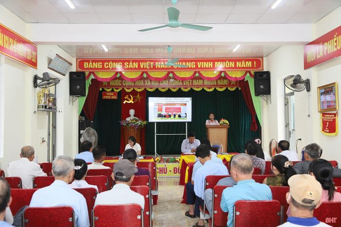 Mạnh dạn ứng dụng công nghệ số trong sinh hoạt chi bộ giúp nữ bí thư trẻ xã Thiên Cầm truyền tải chủ trương, chính sách đến gần hơn với đảng viên và Nhân dân.