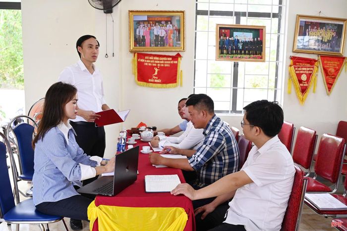 Sự đồng hành của cấp ủy, chính quyền địa phương giúp đội ngũ cán bộ trẻ tại Thiên Cầm vững vàng chinh phục những mục tiêu mới.