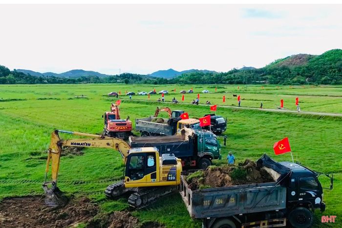 Các địa phương tiếp tục thực hiện chuyển đổi, tập trung, tích tụ ruộng đất theo tinh thần Nghị quyết 06 trong giai đoạn 2026 - 2030.