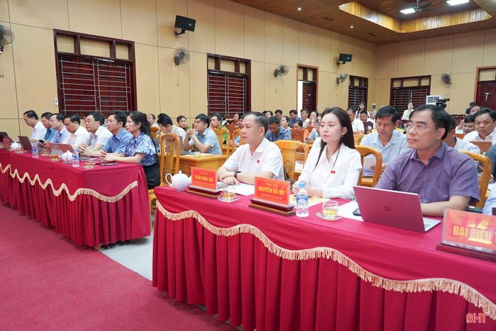 Các đại biểu tham dự hội nghị.