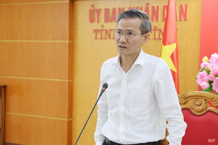 Thứ trưởng Bộ Nội vụ Cao Huy phát biểu tại buổi làm việc.