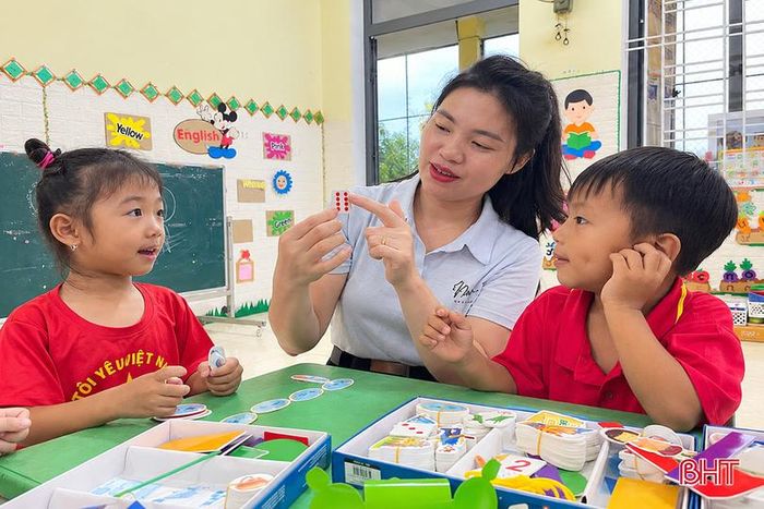 Từ năm học 2026-2027, đối với giáo dục mầm non, không tổ chức các hoạt động, cuộc thi, hội thi, phong trào giáo viên làm đồ dùng, đồ chơi.