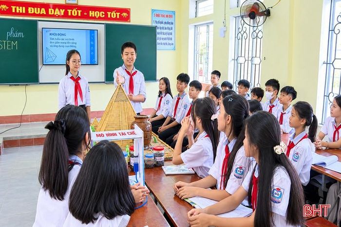 Hoạt động STEM, văn nghệ, thể thao... trong các trường học được chuyển sang hình thức sân chơi tự nguyện, không chấm điểm, xếp hạng.