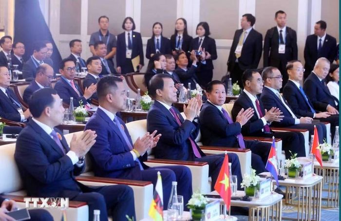 Đại tướng Lương Tam Quang, Bộ trưởng Bộ Công an với các đại biểu tham dự Hội nghị. (Ảnh: Phạm Kiên/TTXVN)