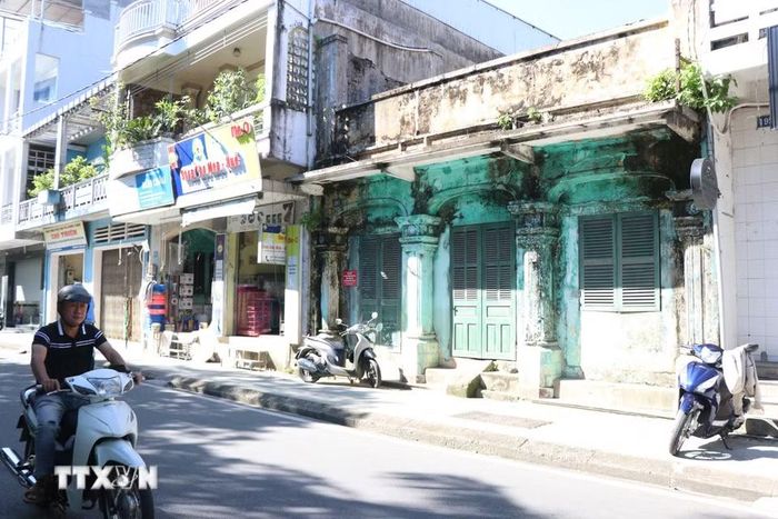 Dù đã được nghiên cứu, lập hồ sơ, tham mưu và đề xuất các cấp có thẩm quyền thống nhất chủ trương đầu tư dự án bảo tồn, tu bổ và phát huy giá trị di tích, nhưng 5 năm qua, công trình vẫn chưa được bố trí nguồn vốn để triển khai. (Ảnh: Mai Trang/TTXVN)