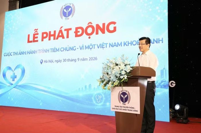 Ông Vũ Mạnh Cường, Giám đốc Trung tâm Truyền thông - Giáo dục sức khỏe Trung ương, Trưởng ban Tổ chức phát biểu tại buổi lễ phát động. (Ảnh: PV/Vietnam+)