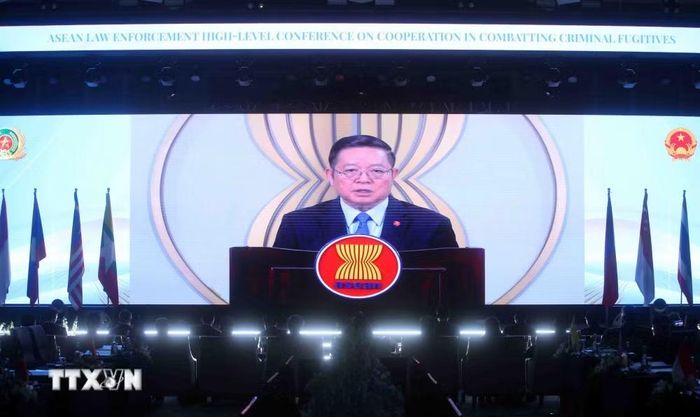 Tổng Thư ký ASEAN Kao Kim Hourn phát biểu bằng hình thức ghi hình. (Ảnh: Phạm Kiên/TTXVN)