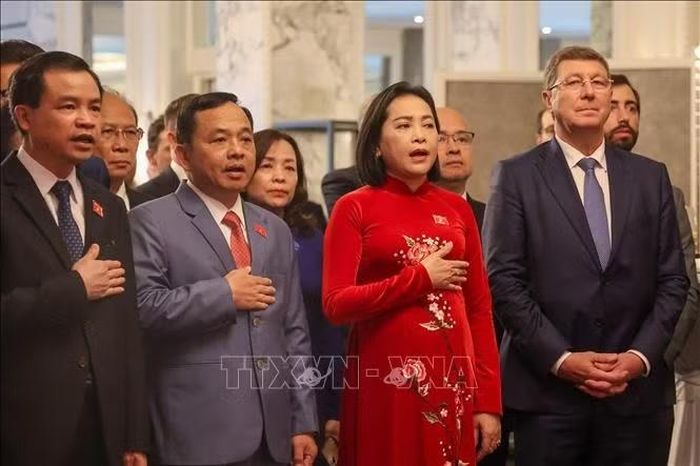 Phó Chủ tịch Quốc hội Nguyễn Thị Thanh cùng vác đại biểu tham dự buổi lễ. Ảnh: Anh Hiển/PV TTXVN tại Thụy Sĩ