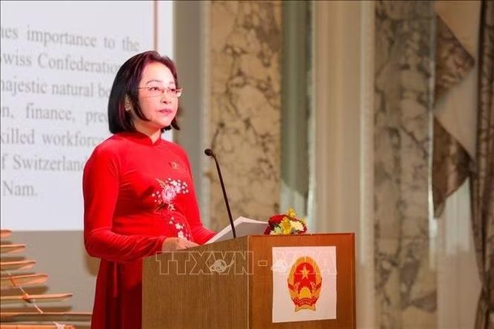 Phó Chủ tịch Quốc hội Nguyễn Thị Thanh bày tỏ trân trọng và cảm ơn sự đồng hành của Thụy Sĩ trong những giai đoạn quan trọng của lịch sử Việt Nam. Ảnh: Anh Hiển/PV TTXVN tại Thụy Sĩ