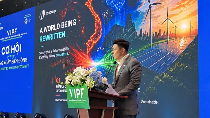 Ông Lee Ark Boon, Tổng Giám đốc Sembcorp Development, chia sẻ tại Diễn đàn Bất động sản công nghiệp Việt Nam 2026.