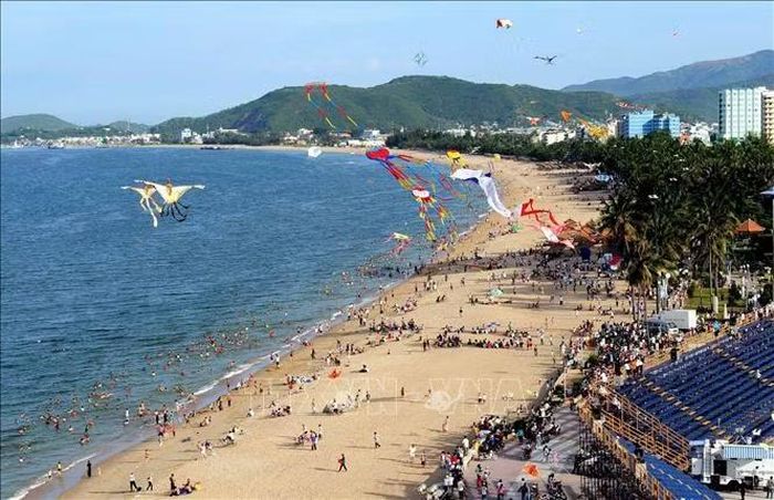 Nha Trang có bãi biển đẹp, tự nhiên và đa dạng hoạt động giải trí. Ảnh: Thanh Hà/TTXVN