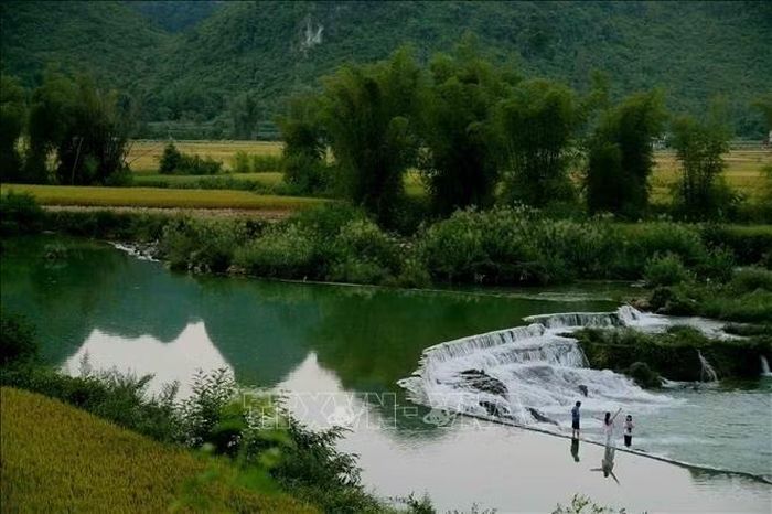 Sông Quây Sơn, Thượng nguồn của thác Bản Giốc đoạn chảy qua thung lũng Ngọc Côn.