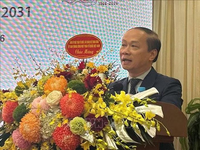 Tiến sĩ Phạm Tất Thắng, Ủy viên Trung ương Đảng, Phó Bí thư chuyên trách Đảng ủy MTTQ, các đoàn thể Trung ương, phát biểu chỉ đạo Đại hội.