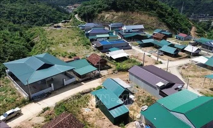 55 hộ đã di dời sang khu mới bản Hòa Sơn, xã Mường Xén (Nghệ An).